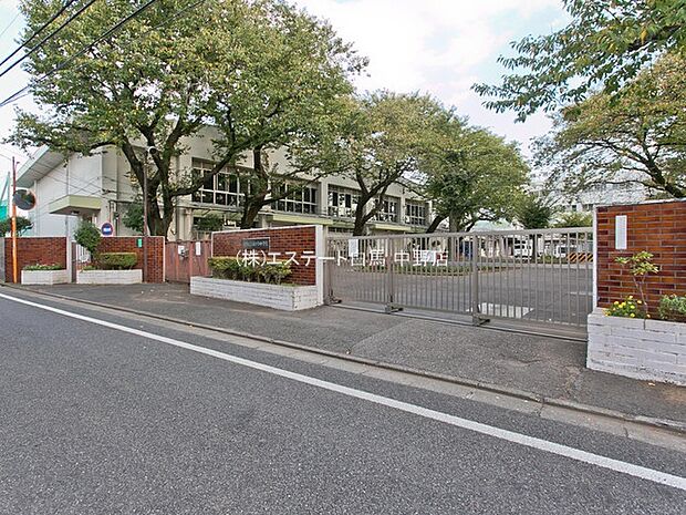 練馬区立南が丘中学校(440m)