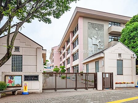 練馬区立光が丘夏の雲小学校(70m)