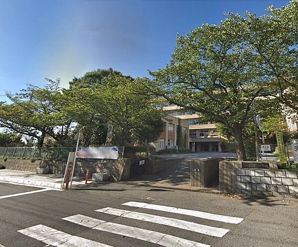 三郷市立前川中学校　徒歩18分 1440m