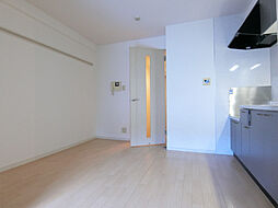 フロンティア中川 207 2階1DKのリビング/ダイニング