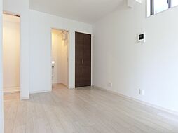 大阪モノレール本線 摂津駅 徒歩10分の賃貸アパート 3階1LDKのリビング/ダイニング