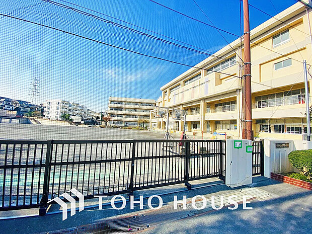 横浜市立神大寺小学校 距離1300m