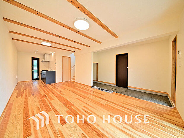 ゆったりとくつろげる上質なリビングダイニング