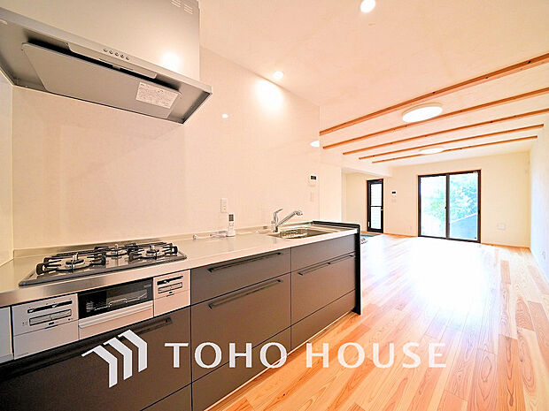 デザインと機能性を兼ね備えたシステムキッチン