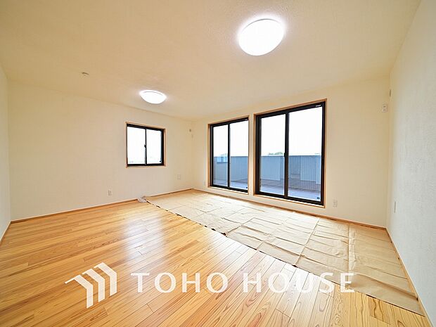 採光もある洋室は、くつろぎのひと時を過ごすのにぴったり