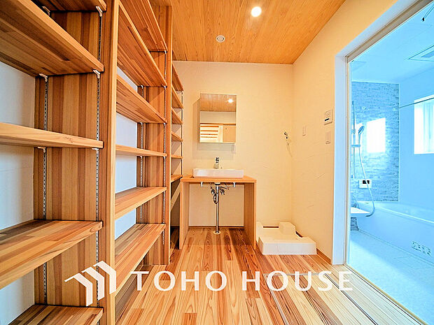 清潔感のある脱衣場