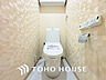 トイレ：トイレには快適な温水洗浄便座付
