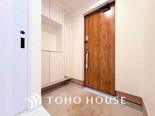 飾リ過ぎないシンプルな内装と偏り過ぎないデザインの玄関