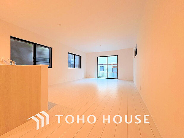 家族みんなが爽やかに過ごせるように、光をたっぷり取り込んだLDK