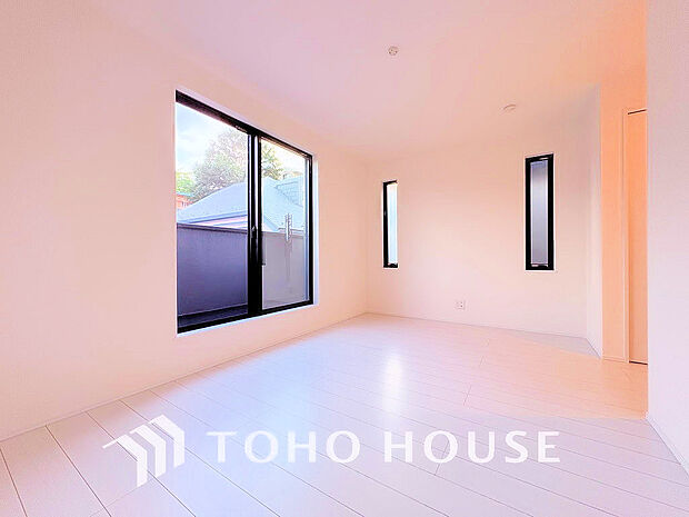 家具の配置のし易い室内です。趣味の部屋としても充分な広さです