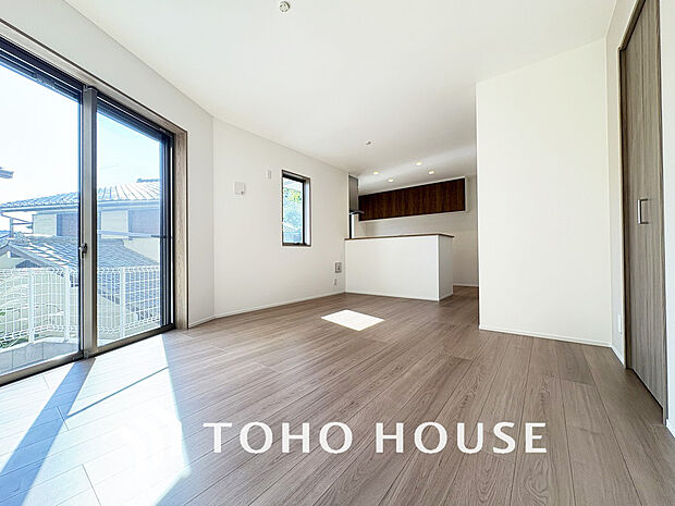 広がりのある住空間、家族が集まるリビング・ダイニング