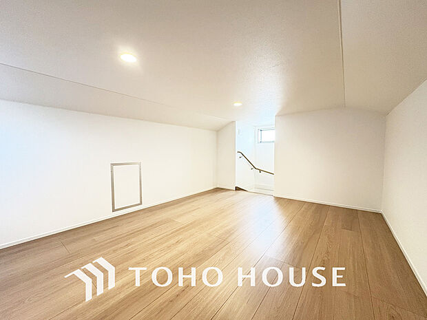 ロフト付きで荷物が多くても安心の収納力