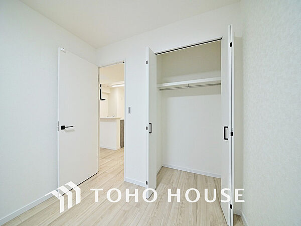 シンプルですっきりとした室内は飽きのこない居心地の良い雰囲気です