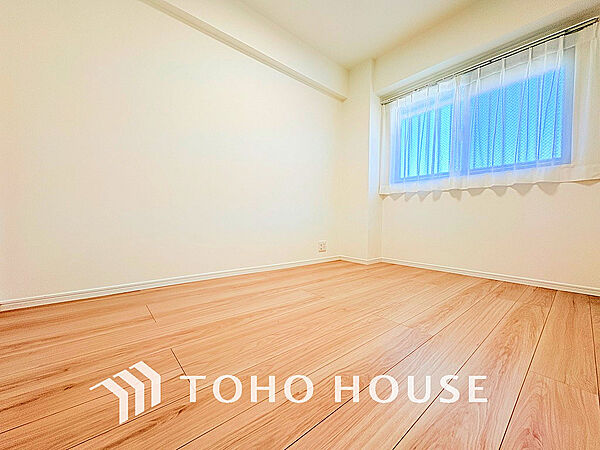 採光もある洋室は、くつろぎのひと時を過ごすのにぴったり