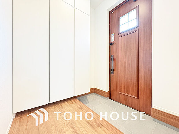 飾リ過ぎないシンプルな内装と偏り過ぎないデザインの玄関