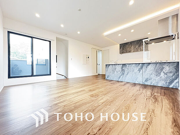 家族みんなが爽やかに過ごせるように、光をたっぷり取り込んだLDK