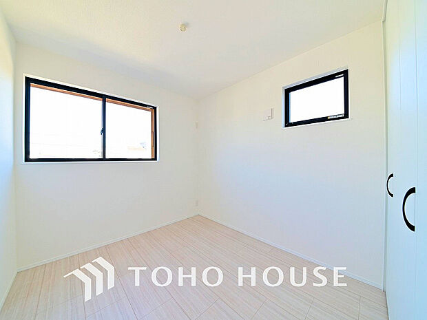 家具の配置のし易い室内です。趣味の部屋としても充分な広さです