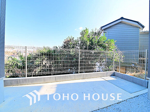 広いお庭はガーデニングなど、ご家族の楽しめる場所の一つに