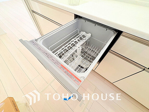 ビルトイン式食洗機完備のシステムキッチンで食後もゆったり家族団らん