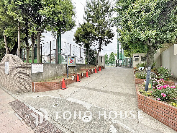 渋谷区立松濤中学校　距離1500m