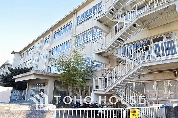 川崎市立南百合丘小学校 距離900m