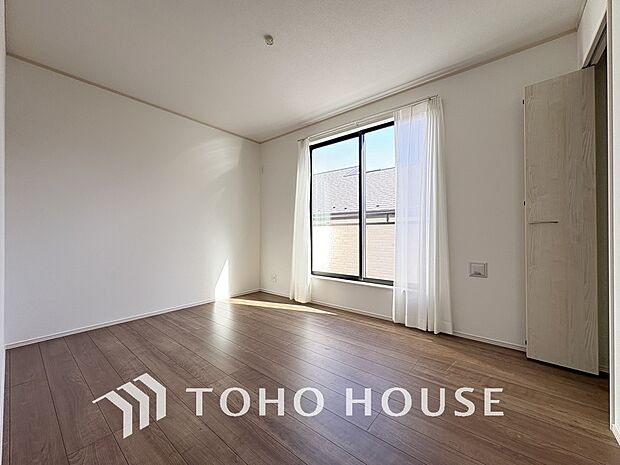 シンプルですっきりとした室内は飽きのこない居心地の良い雰囲気です