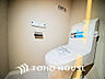 トイレ：トイレには快適な温水洗浄便座付