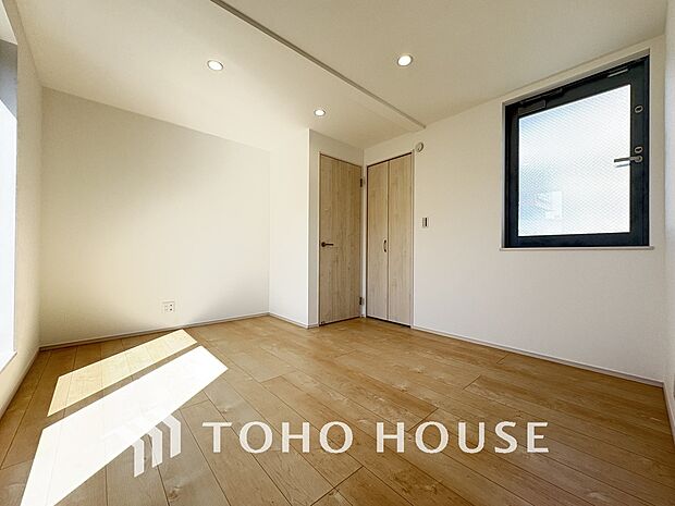 シンプルですっきりとした室内は飽きのこない居心地の良い雰囲気です