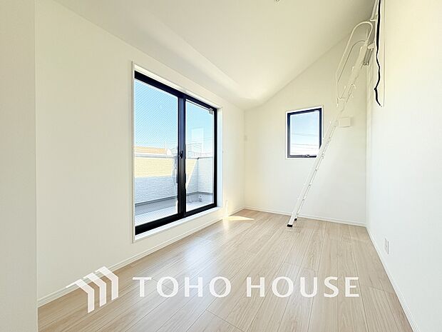 シンプルですっきりとした室内は飽きのこない居心地の良い雰囲気です