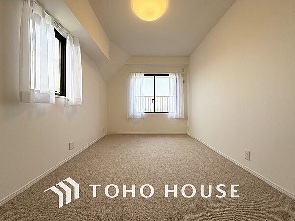 シンプルですっきりとした室内は飽きのこない居心地の良い雰囲気です