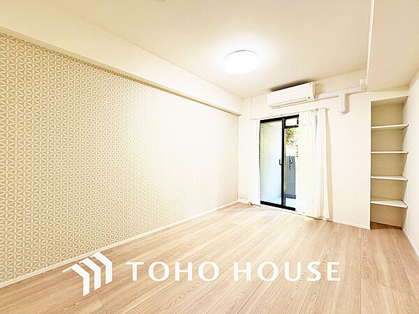 採光もある洋室は、くつろぎのひと時を過ごすのにぴったり