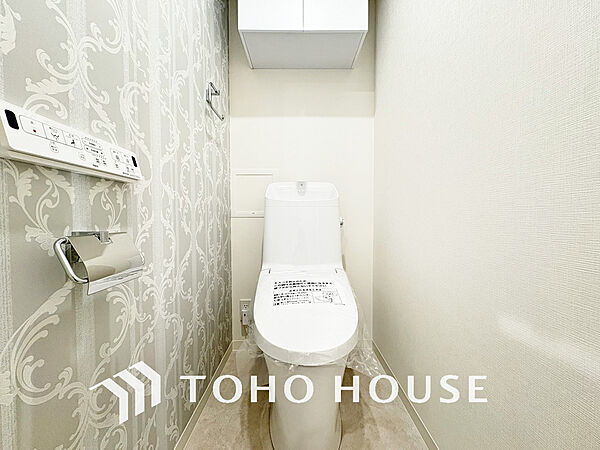 トイレには快適な温水洗浄便座付