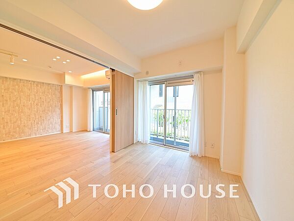 1日の疲れを癒し、心地よく寛げるようゆったりとした広さをしています