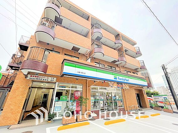 ファミリーマー...