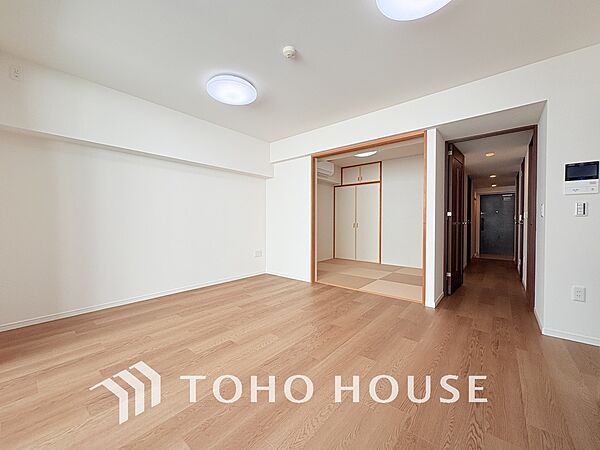 シンプルですっきりとした室内は飽きのこない居心地の良い雰囲気です