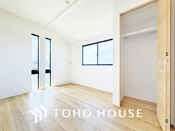 シンプルですっきりとした室内は飽きのこない居心地の良い雰囲気です