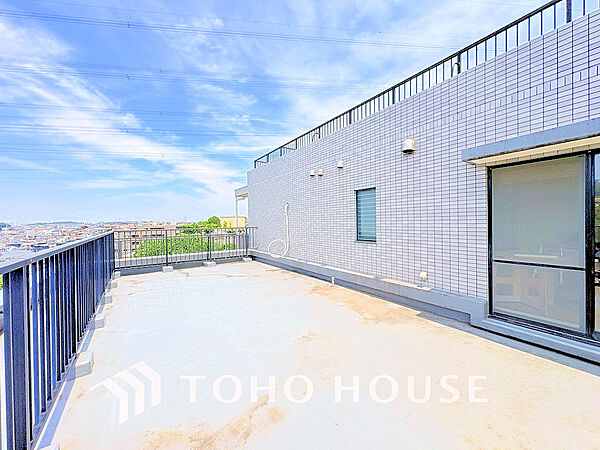 広々ルーフバルコニーで屋上菜園やBBQなどにいかがでしょうか