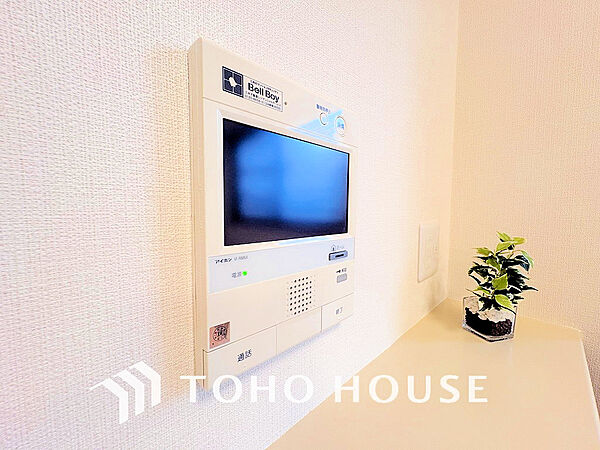 来客が一目でわかるモニター付きインターホン