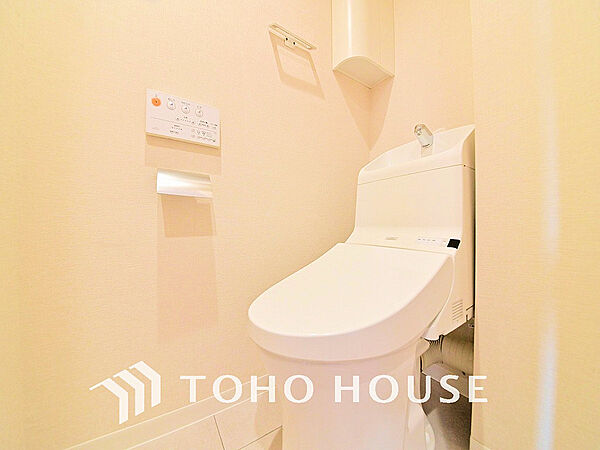 トイレには快適な温水洗浄便座付