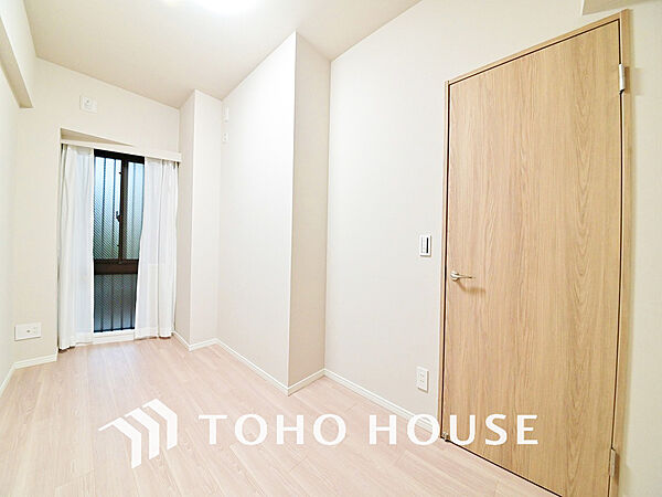 採光もある洋室は、くつろぎのひと時を過ごすのにぴったり