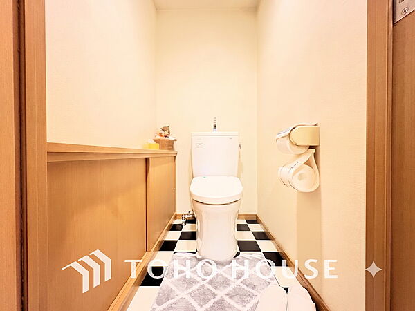 トイレには快適な温水洗浄便座付(現地には家具があります)