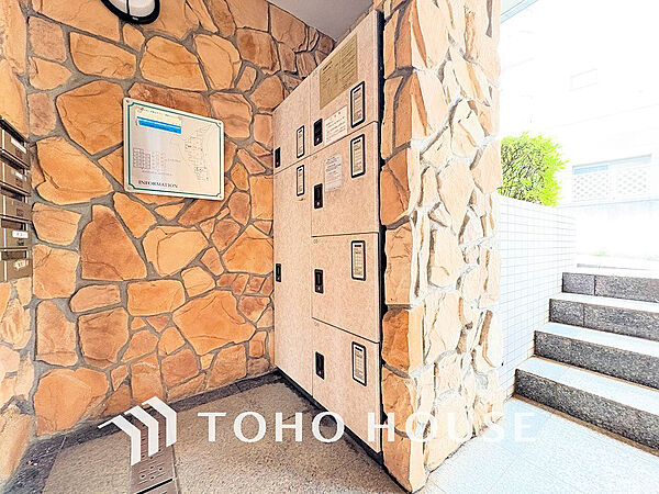 宅配ロッカーがあり不在時の荷物受け取りも安心