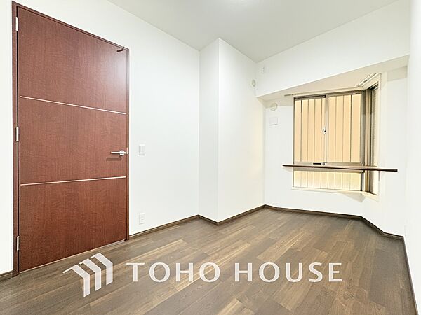 採光もある洋室は、くつろぎのひと時を過ごすのにぴったり