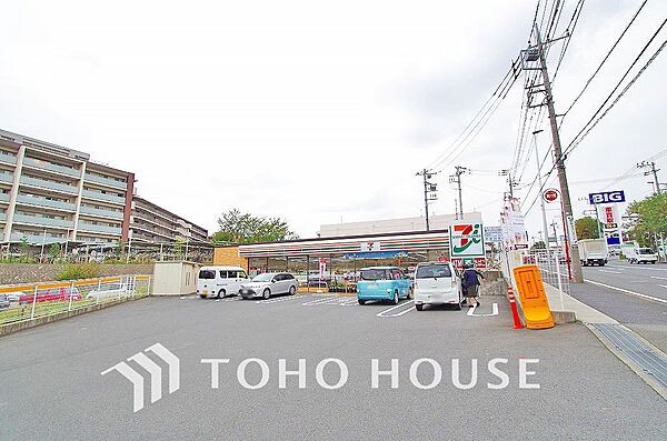 セブンイレブン 犬蔵3丁目店　距離350ｍ