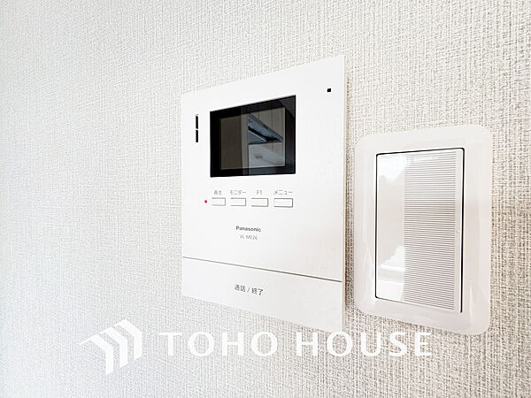 来客が一目でわかるモニター付きインターホン