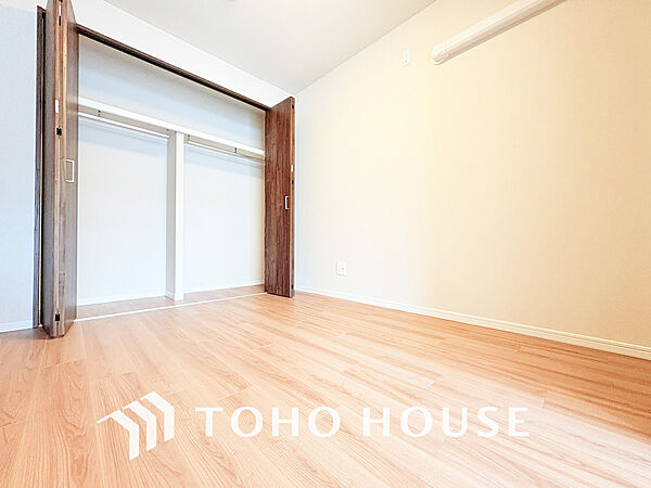 シンプルですっきりとした室内は飽きのこない居心地の良い雰囲気です