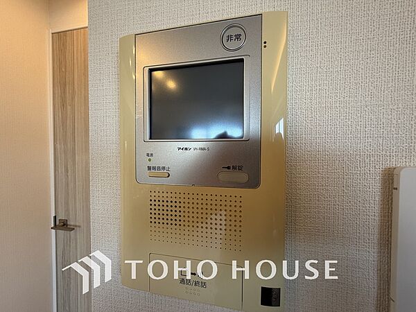 来客が一目でわかるモニター付きインターホン