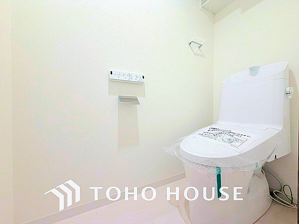 トイレには快適な温水洗浄便座付