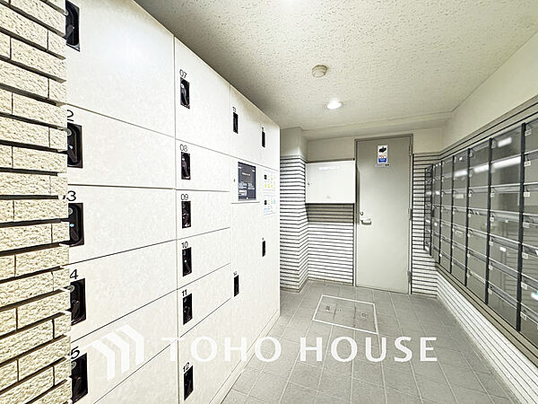 不在時の荷物の受け取りに便利な宅配ボックス