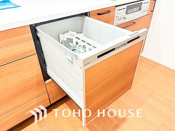 ご家族みんなで調理ができる位のスペースを実現したキッチン空間となっております。